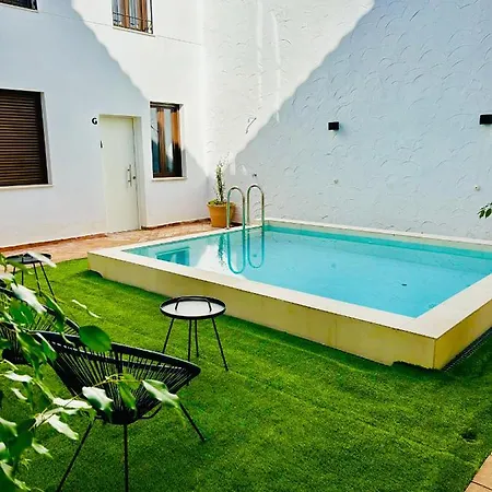 Coqueto Centrico Con Piscina Córdova