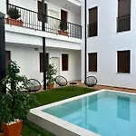 Apartamento Coqueto Céntrico Con Piscina